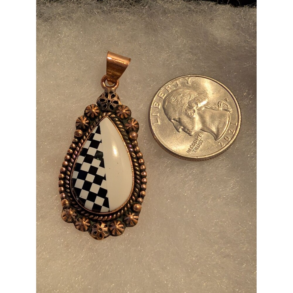 Large Copper And Checked Composite Pendant - Picture 2 of 4
